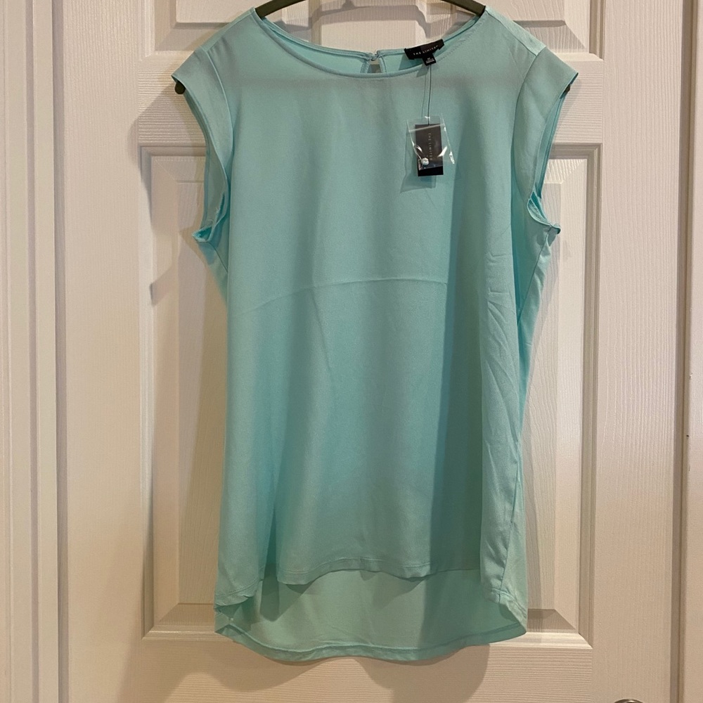 NWT Limited Top size Medium seafoam green color.